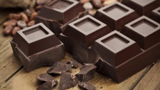 Ăn chocolate đen giúp làm tăng ham muốn tình dục