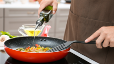 5 loại dầu tốt cho sức khỏe khi nấu ăn 