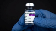 AstraZeneca lần đầu thừa nhận vaccine của hãng gây đông máu