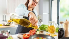 Sử dụng dầu olive giúp giảm nguy cơ tử vong do mất trí nhớ