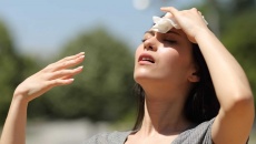 7 mẹo ngăn ngừa nguy cơ bị ngất khi nắng nóng