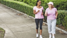 Đi bộ có thể giúp ngăn ngừa chứng đau thắt lưng