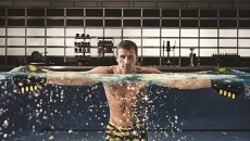 4 động tác thể dục dưới nước không lo đau khớp