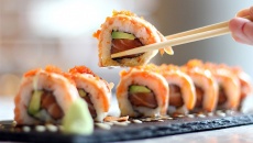 Cách phòng tránh ngộ độc thực phẩm khi thưởng thức sushi   