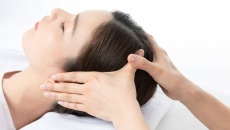 Massage đầu hàng tuần giúp cải thiện sức khỏe não bộ