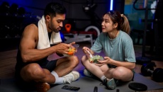 Nên ăn gì và khi nào để đạt hiệu quả tập luyện tối đa?