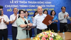 'Viết tiếp ước mơ' cho học sinh nghèo hiếu học