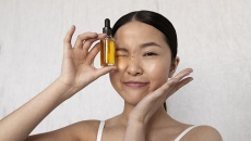 Nên chọn dầu tẩy trang chứa thành phần nào?