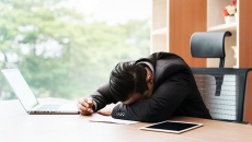 6 dấu hiệu bạn đang kiệt sức vì công việc