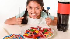 Tác hại lâu dài khi ăn quá nhiều đường từ nhỏ