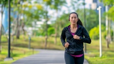 Tập gì để duy trì sức khỏe và sắc đẹp sau tuổi 50?