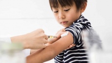 Việt Nam nhận thêm 500.000 liều vaccine để khống chế dịch sởi 