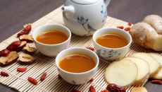 Cách pha trà gừng táo đỏ dưỡng sinh 