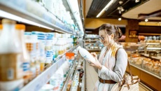 Chọn sữa đúng cách: 11 điều cần biết 