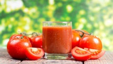 5 lý do vì sao nên uống nước ép cà chua hàng ngày?