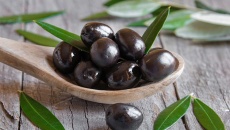Olive đen - món ăn vặt lý tưởng cho phụ nữ mãn kinh
