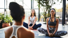 10 tư thế yoga cơ bản cho người mới bắt đầu