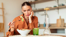 Mối nguy đằng sau những trào lưu ăn thô, uống nước ép