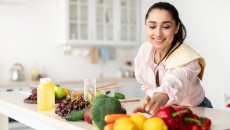 Thực phẩm nhuận tràng “giải cứu” người bị táo bón