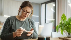 Người bệnh đái tháo đường có nên uống nước ép trái cây?