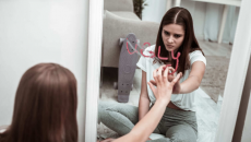 Rối loạn lo âu về ngoại hình là gì và ảnh hưởng thế nào tới sức khoẻ?