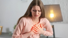 Đau thắt ngực nhẹ có nguy hiểm không?