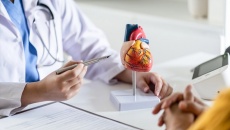 Mới được chẩn đoán hở van tim nhẹ, có cần thay van không?
