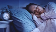 Vì sao ù tai nặng hơn vào ban đêm?