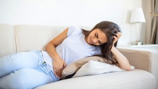Bị táo bón? Tránh ngay 5 thực phẩm này vào buổi tối