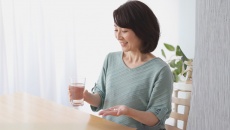 7 dưỡng chất phụ nữ ngoài 40 cần bổ sung để trẻ lâu, khỏe mạnh