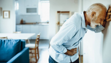 Viêm đường tiết niệu nguy hiểm thế nào với người cao tuổi?