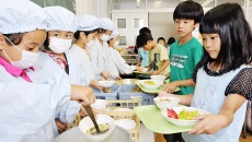 Cách tiếp cận dinh dưỡng học đường toàn diện của Nhật Bản 