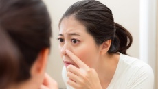Vì sao không nên nặn mụn trong vùng “tam giác tử thần”?