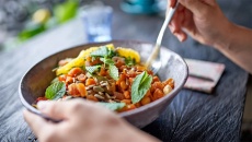 Ăn chay có giúp giảm nguy cơ tim mạch không?