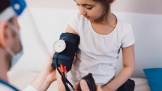 Trẻ bị tăng huyết áp có nguy cơ cao mắc bệnh tim mạch sau này