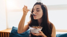 Ăn ngũ cốc thế nào để không lo tăng cân?