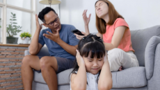Cha mẹ cần giữ bình tĩnh để con cảm thấy an toàn 