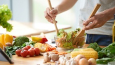 Chuyên gia bật mí bí quyết sống khỏe mỗi ngày