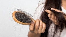 4 thói quen đơn giản có thể ngừa rụng tóc
