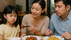 Con kén ăn, bố mẹ nên làm gì trong chuyến du lịch?