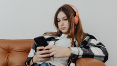 Cách để cha mẹ có thể giúp con ngủ ngon và học tốt hơn