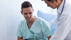 Ngày càng nhiều người trẻ mắc ung thư đại tràng, làm sao để phòng ngừa?