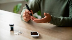 Tại sao đường huyết lúc 5 giờ sáng tăng cao và xử trí thế nào?