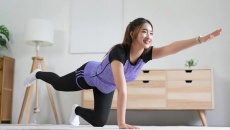 5 động tác giúp các cơ trung tâm khỏe toàn diện không kém tập plank