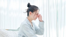 Mẹo chăm sóc mắt về đêm cho người bệnh tuyến giáp