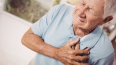 Bị tắc hẹp mạch vành, đã đặt stent nhưng vẫn đau ngực phải làm sao?