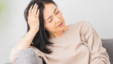 Làm thế nào để giảm rụng tóc trong thời kì mãn kinh?