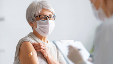 Tiêm vaccine RSV - bảo vệ người cao tuổi