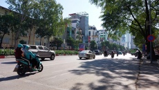 Bắc Bộ ô nhiễm không khí, áp thấp nhiệt đới gây nguy hiểm trên biển   