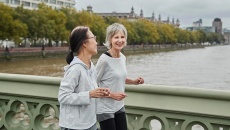 Bí quyết tăng cường sức khỏe xương ở tuổi trung niên